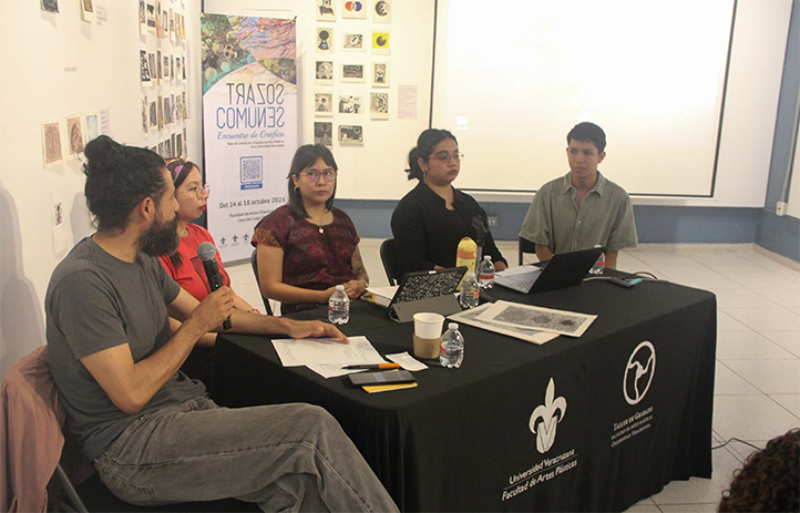 Ponentes del conversatorio Territorios compartidos en la Galería de Artes Plásticas de la UV