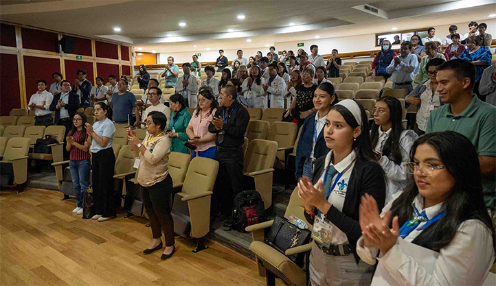 UV reúne a expertos en microbiología y parasitología en Xalapa