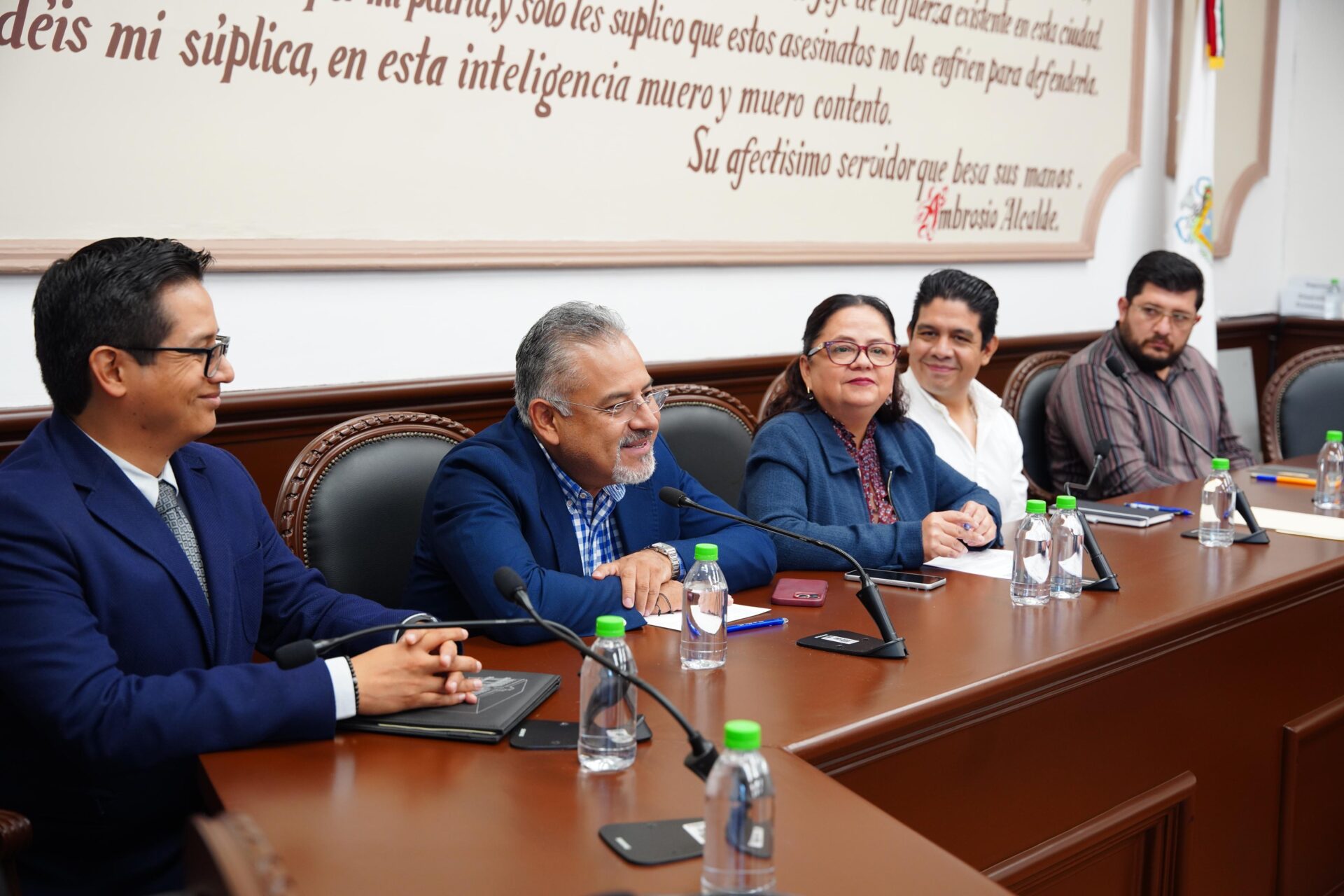 Xalapa entrega 60 escrituras y prevé 300 al cierre del año