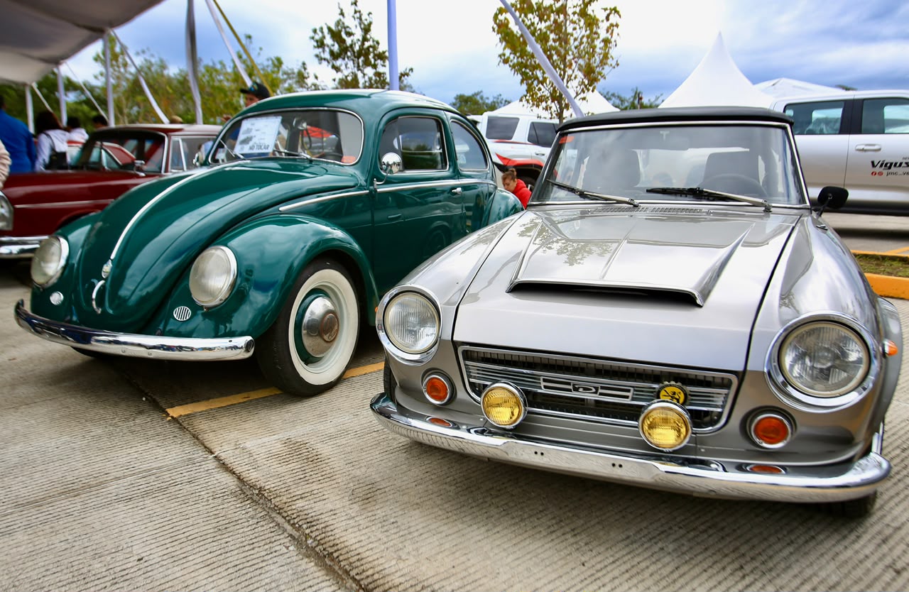 Vehículos de colección en la 16a Exposición de Autos Antiguos de Xalapa