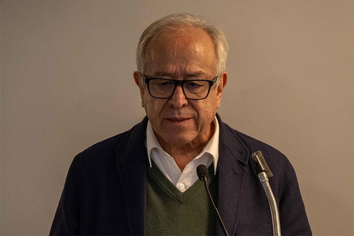 Ricardo Mota Palomino durante su ponencia sobre el sistema eléctrico nacional en la FIME de la UV