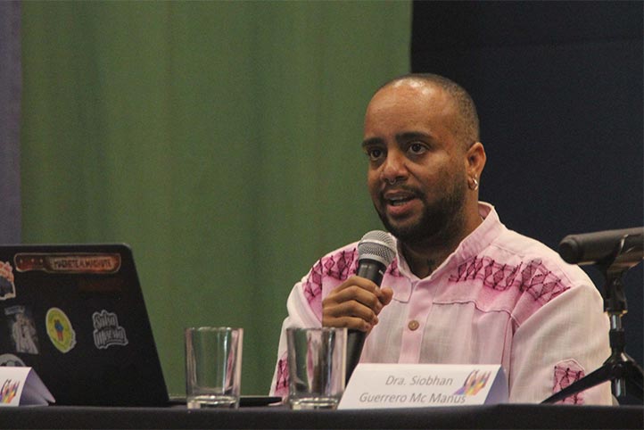 UV analiza diversidad racial y violencia de género en jornada académica