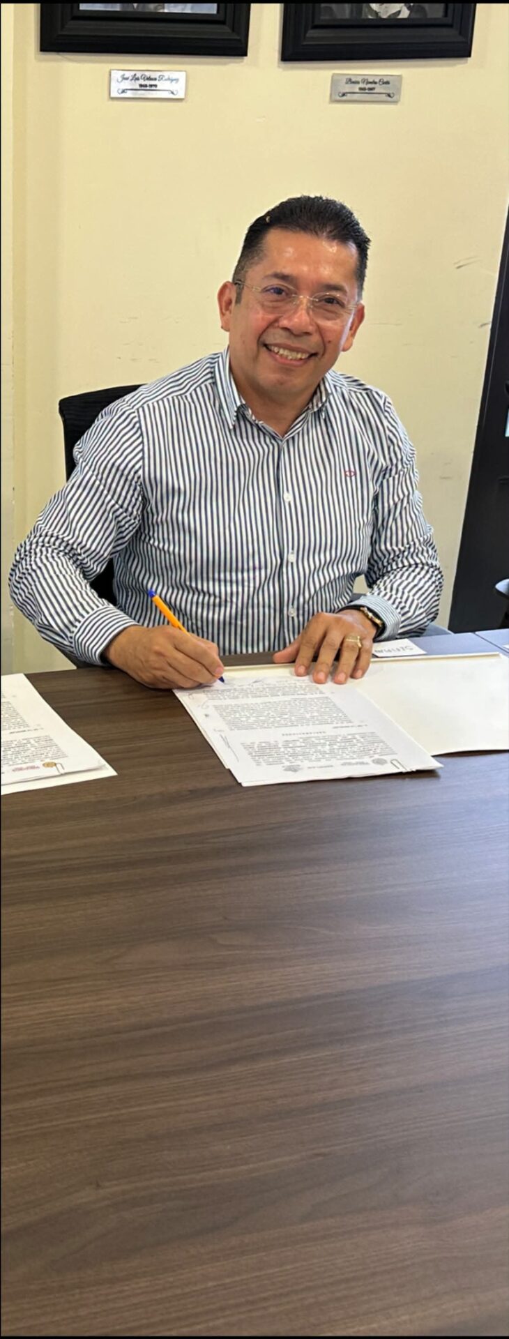 Firman Banderilla y SEFIPLAN convenio de profesionalización de servidores públicos
