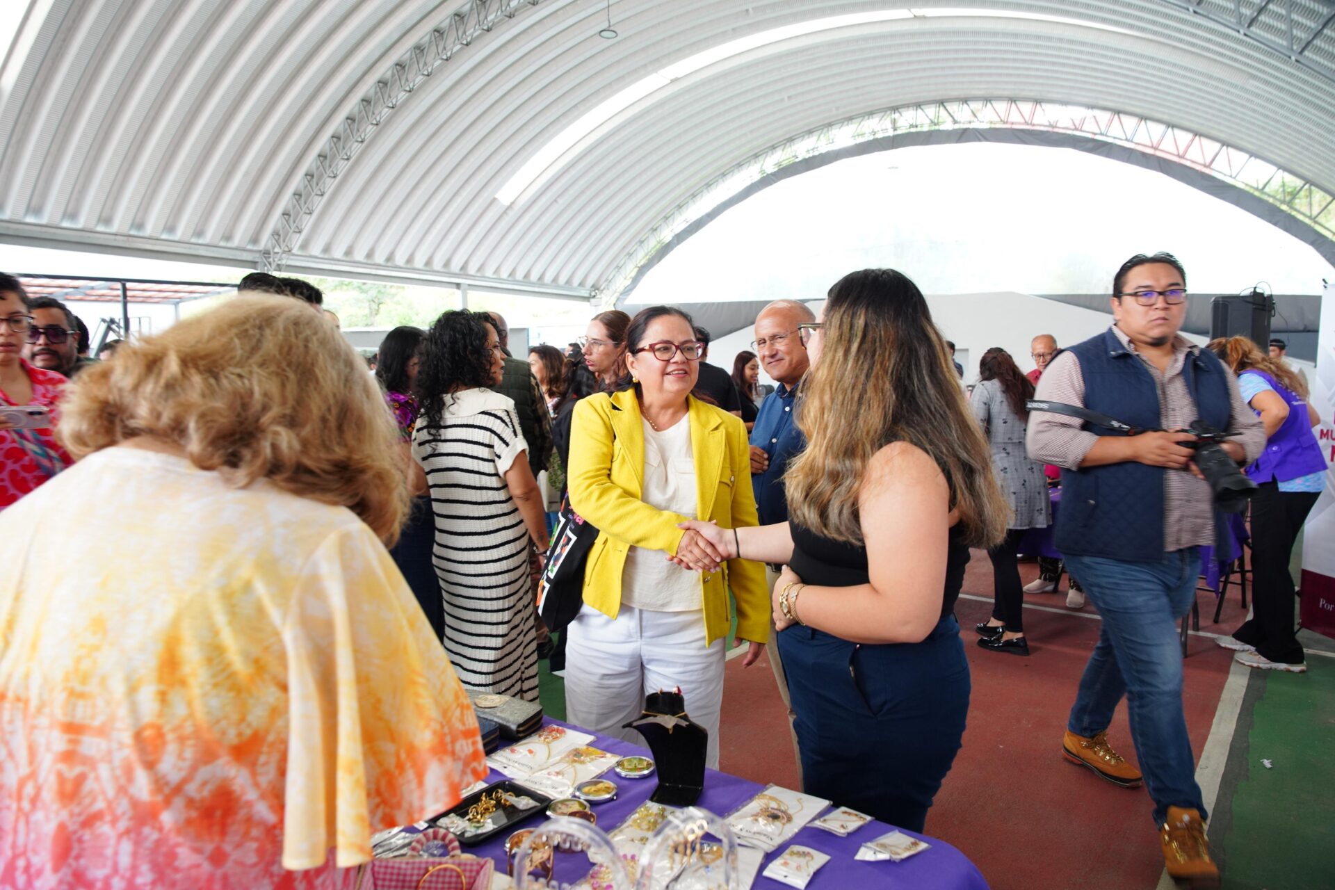 Bazar de la REMUXAS llega al IPE con 150 emprendedoras