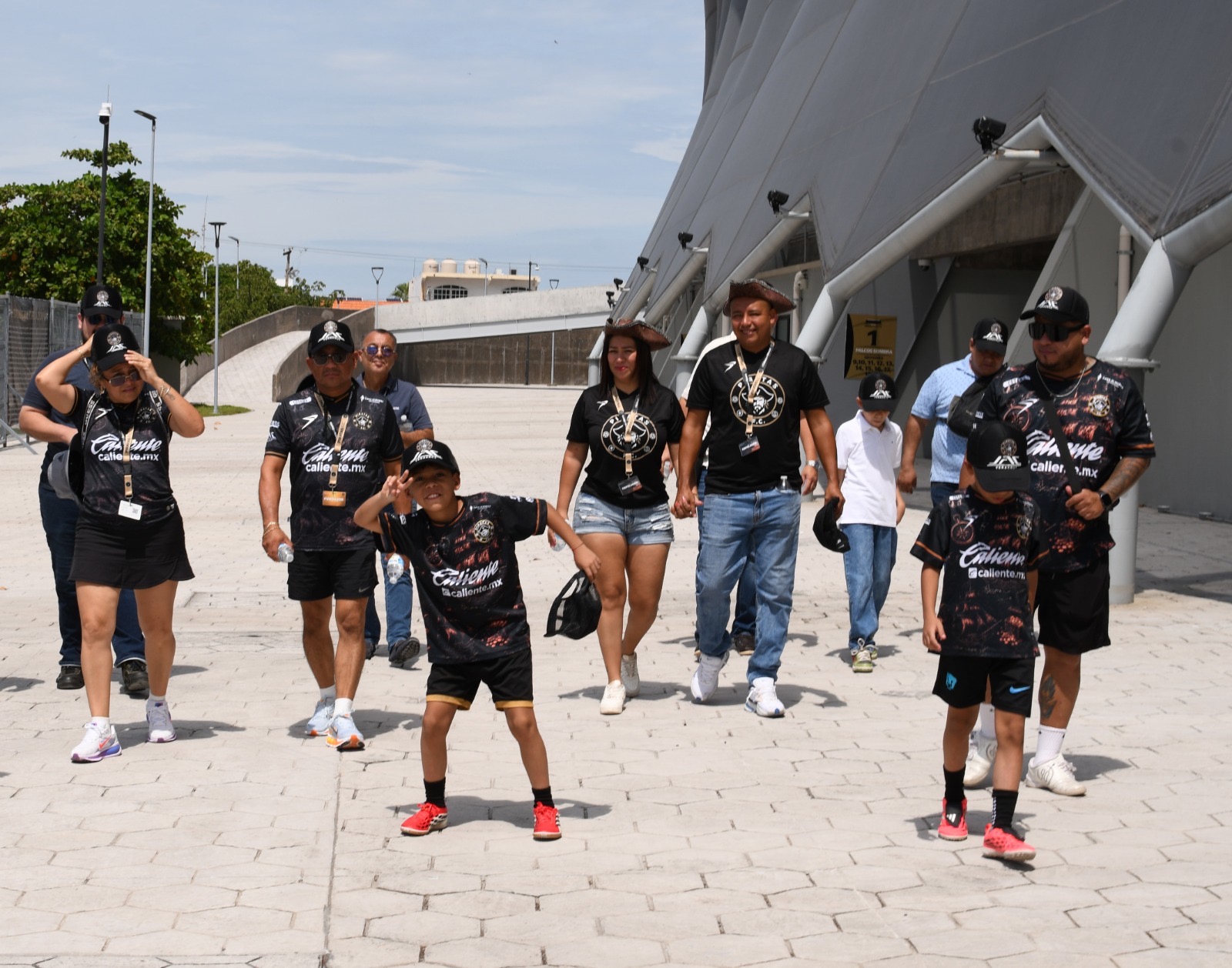Piratas de Veracruz abre su estadio a abonados en convivencia