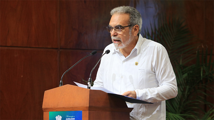 UV honra a Aureliano Hernández Palacios con documento histórico