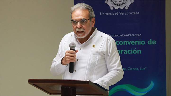 UV y Minatitlán firman convenios de servicio social y prácticas