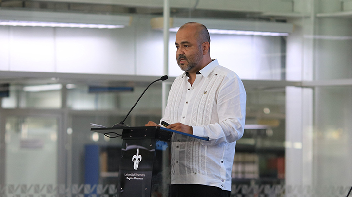 Vicerrector Jorge Genaro Vicente Martínez durante el Primer Informe de Labores de la región Veracruz
