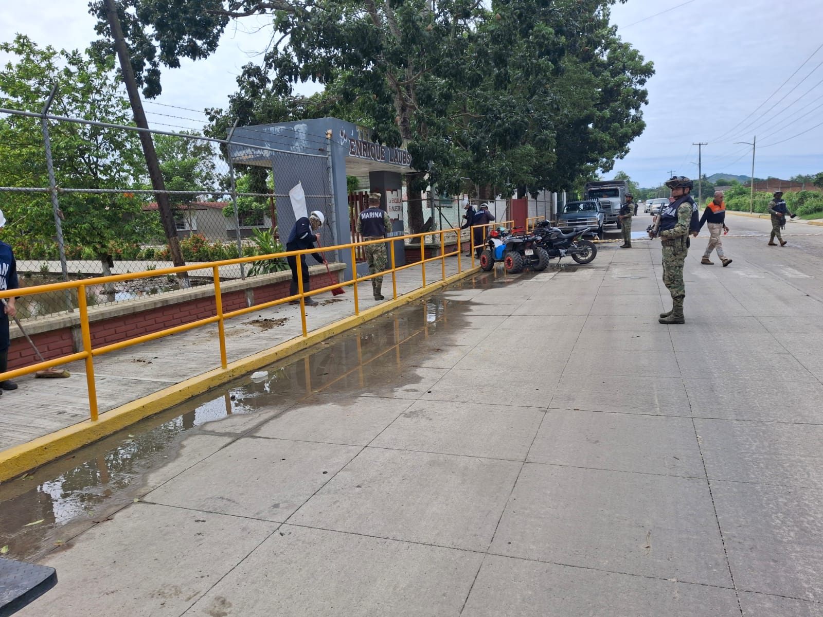 Agilizan limpieza en Álamo tras inundaciones con Marina y Ejército
