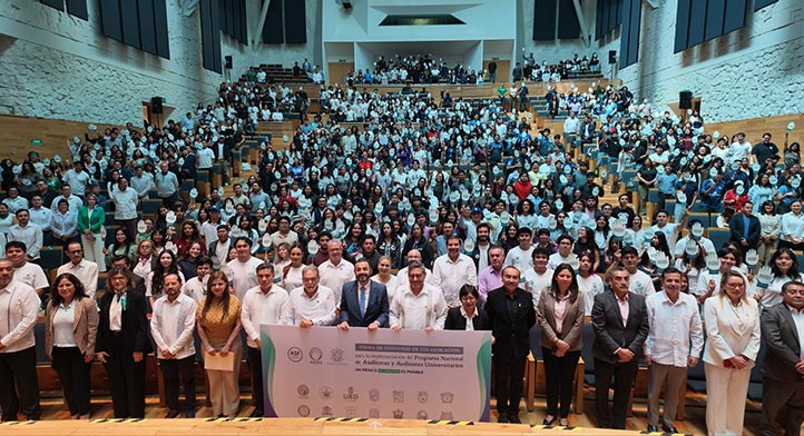 Firma del convenio entre la UV y la ASF en Tlaqná, Centro Cultural
