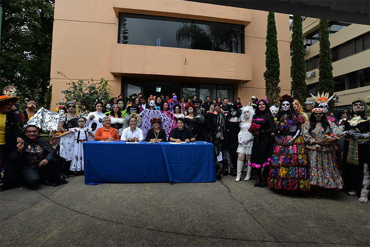 UV celebra Día de Muertos con música, concurso de disfraces y altar