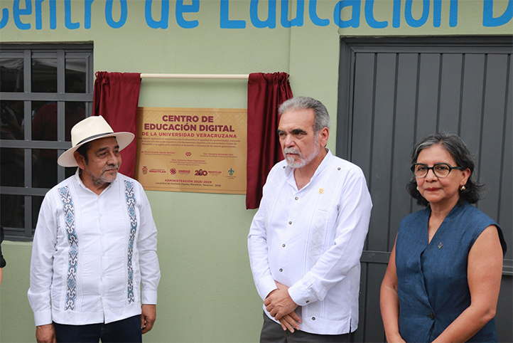 Fachada del Centro de Educación Digital de la UV en Minatitlán