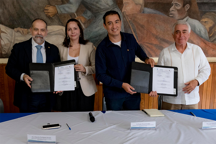 Firma de la carta de intención entre la UV y la UANL en Xalapa